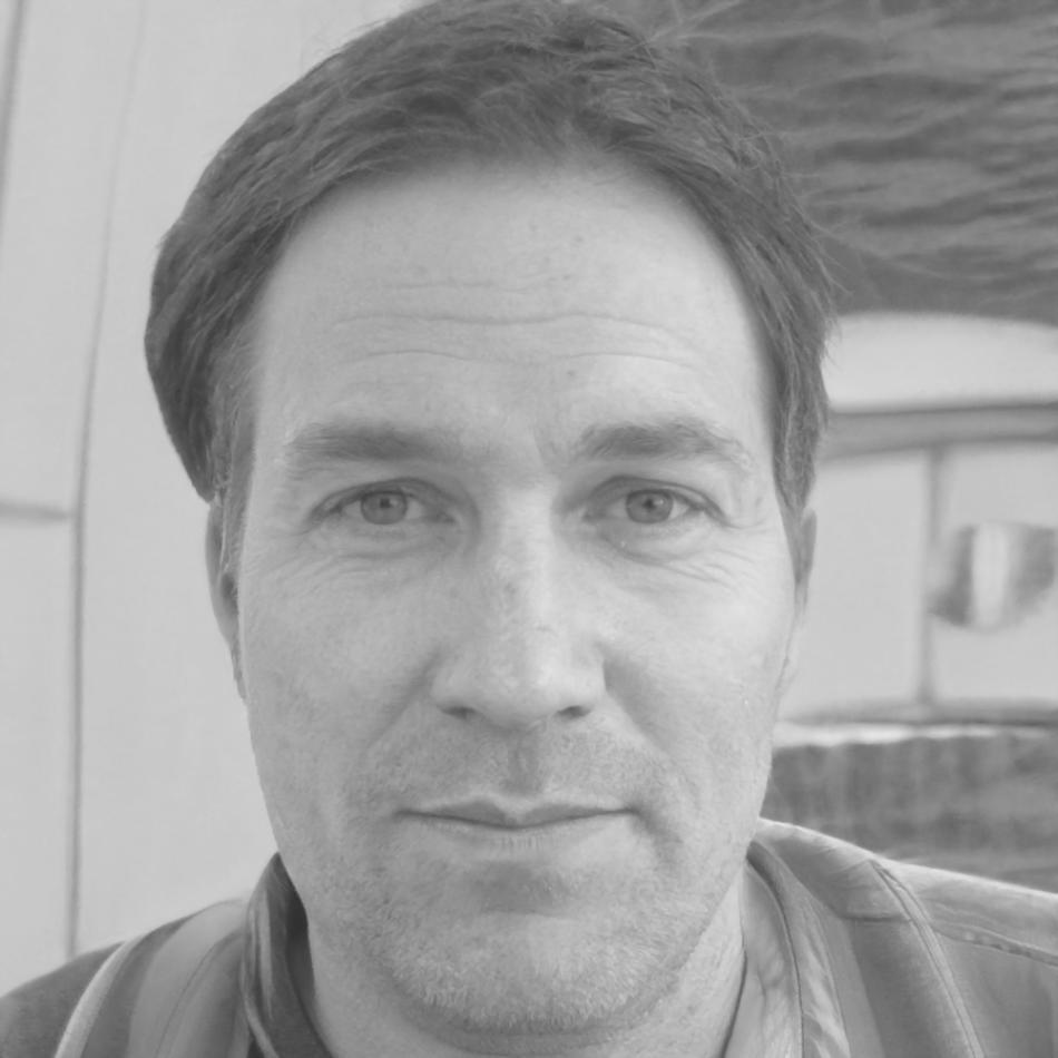 Trader senior especializado en futuros financieros y análisis macroeconómico